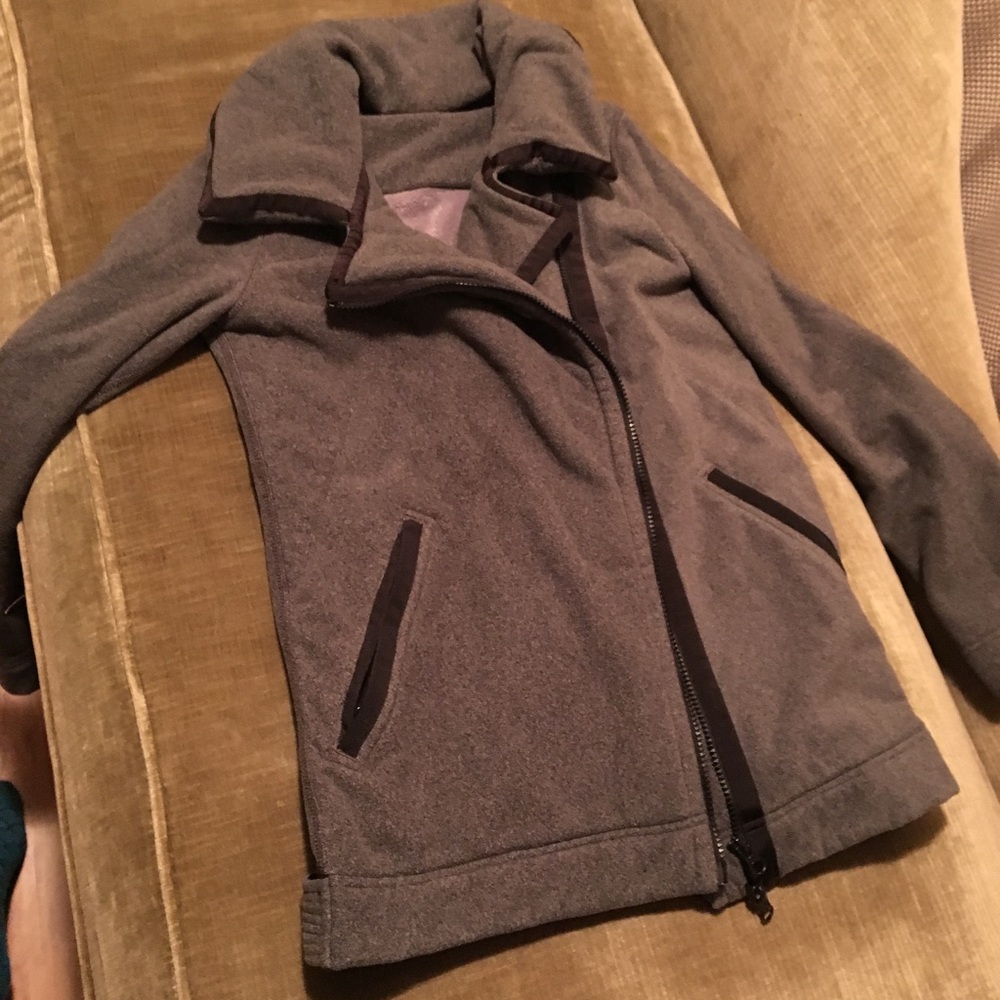 Lulu lemon soft pea coat, very warm!