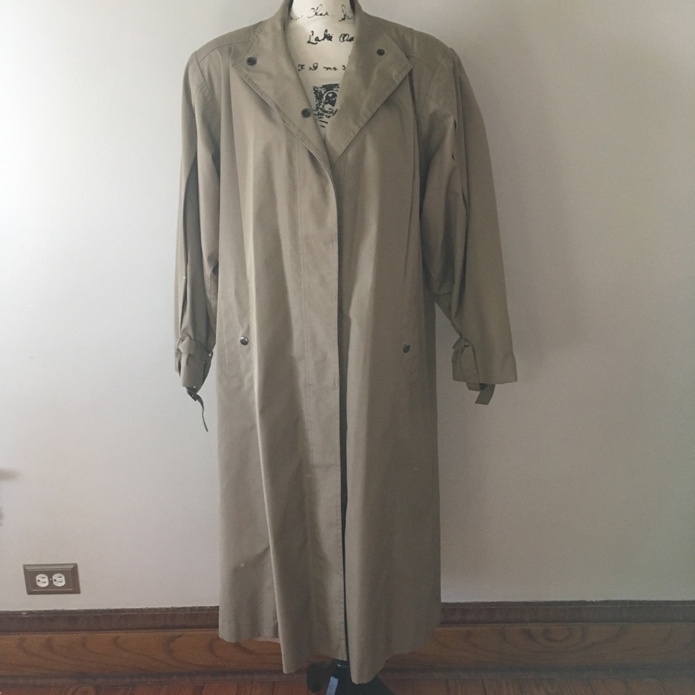 Tan trench coat - Picture 2 of 8