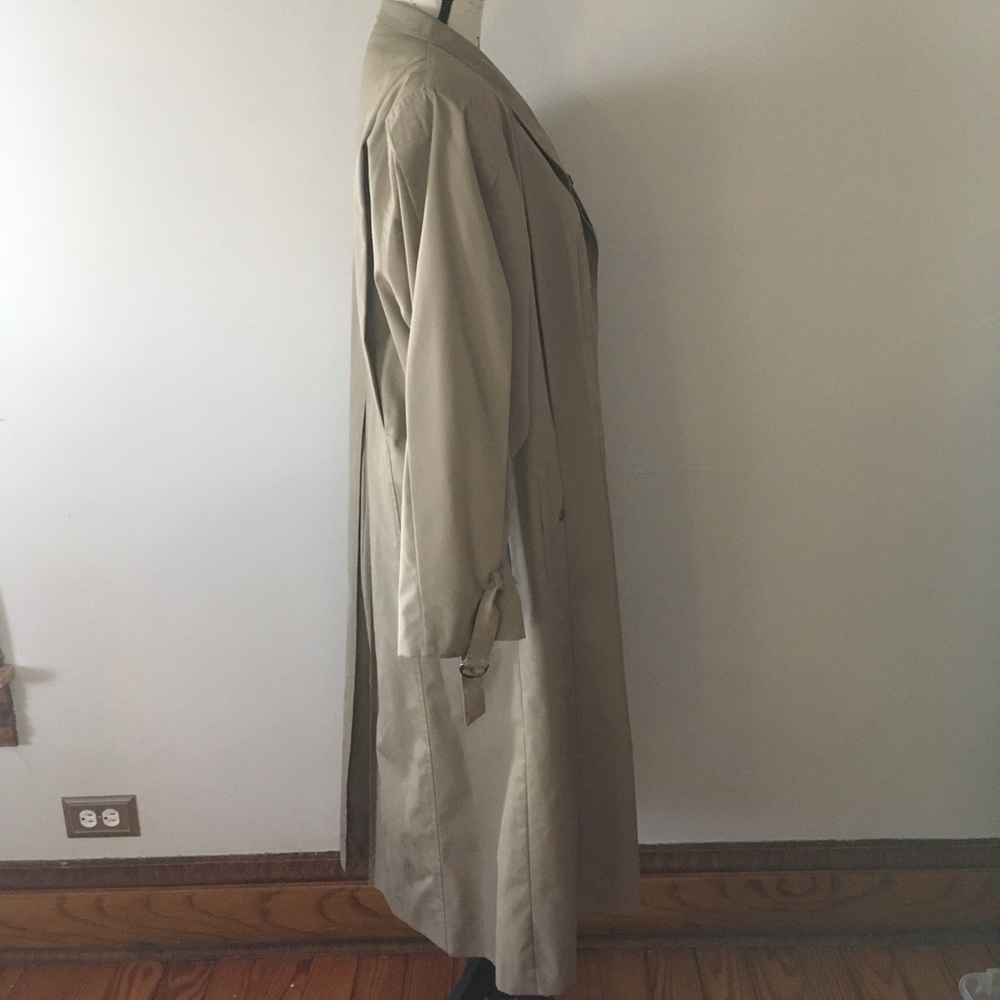 Tan trench coat - Picture 3 of 8