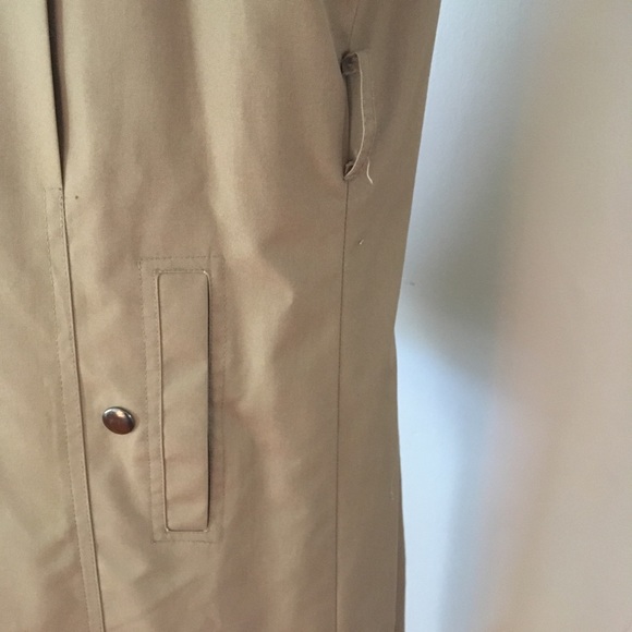 Tan trench coat - Picture 7 of 8