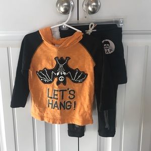 Gap Halloween outfit 18-24 months.