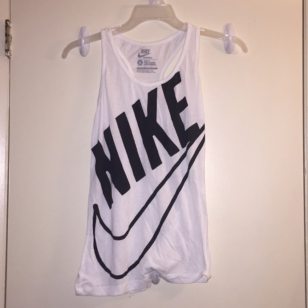 Nike Women’s sportswear muscle tee