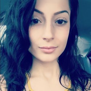 Meet your Posher, Xhumaile