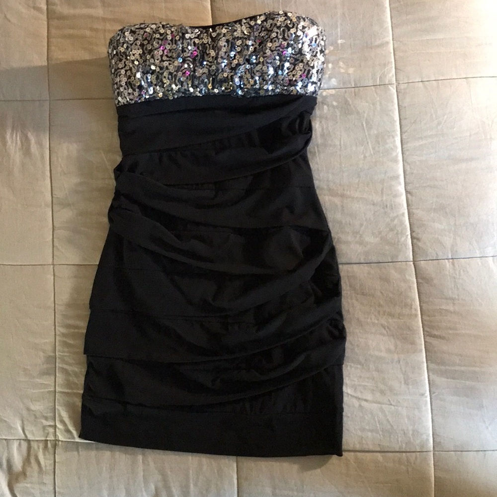Short dress