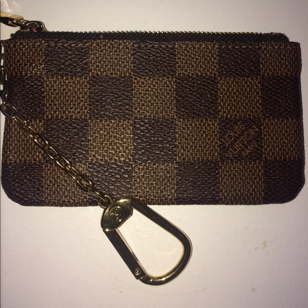 🖤LOUIS VUITTON POUCH🖤