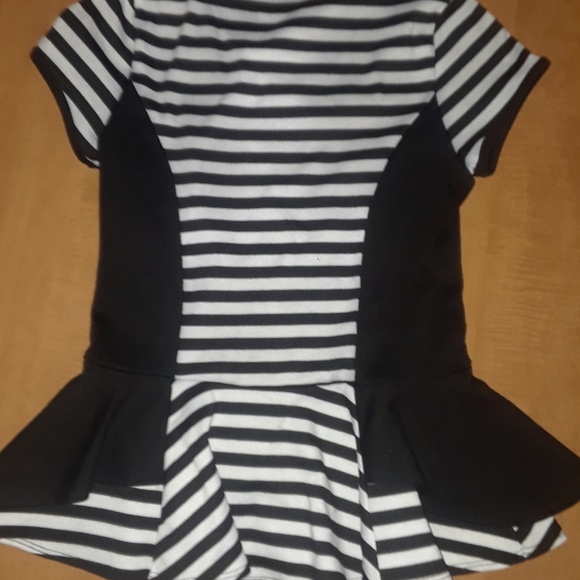 🌻SUPER CUTE PEPLUM SHIRT🌻 - Picture 3 of 5