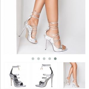 BRAND NEW IN BOX Simmi London silver snake heels