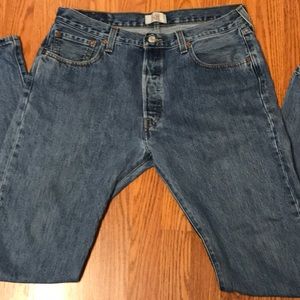 Men’s Levi 501 straight leg button fly jeans