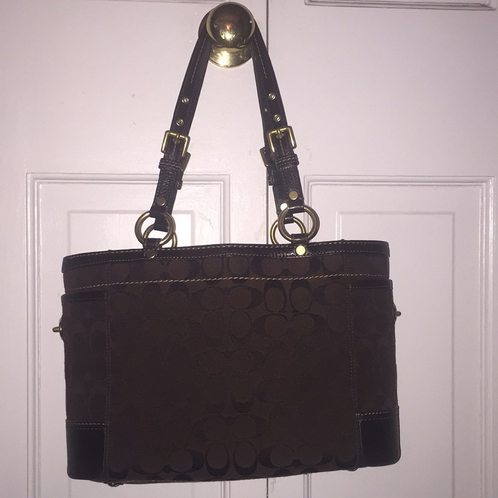 Classic Signature Coach Medium Size Tote