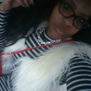 Meet your Posher, Alicia