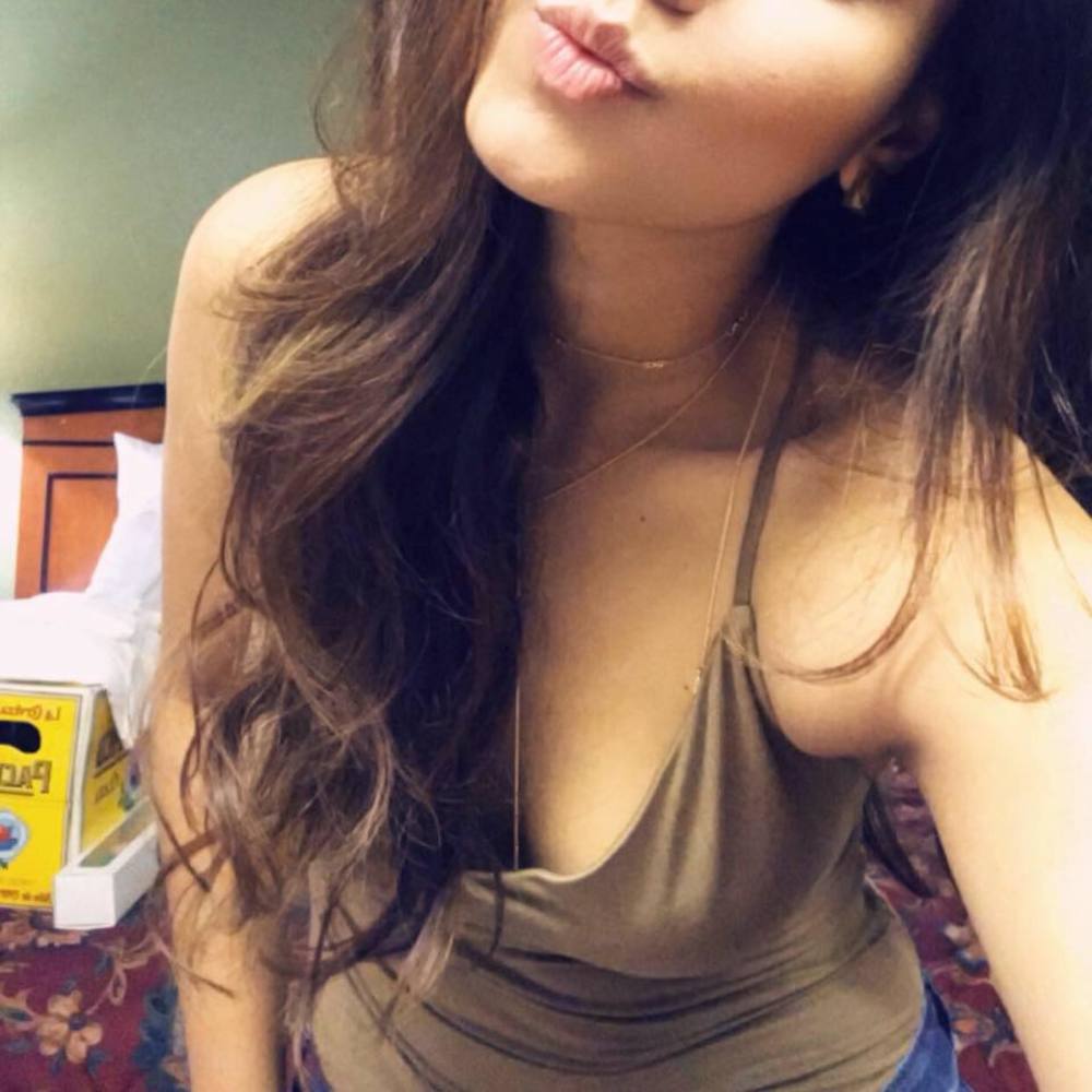 Meet your Posher, Dariela