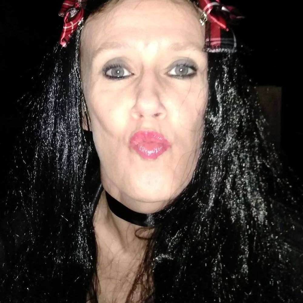 Meet your Posher, Apryle