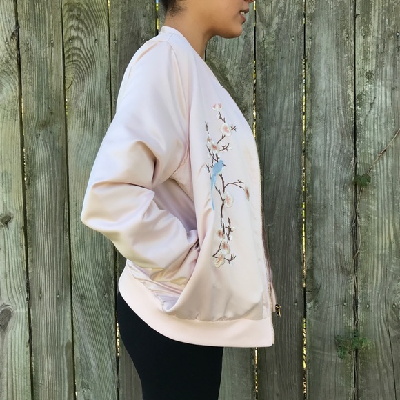 SOLD ✨ Embroidered Satin Pink Bomber Jacket - Picture 5 of 6