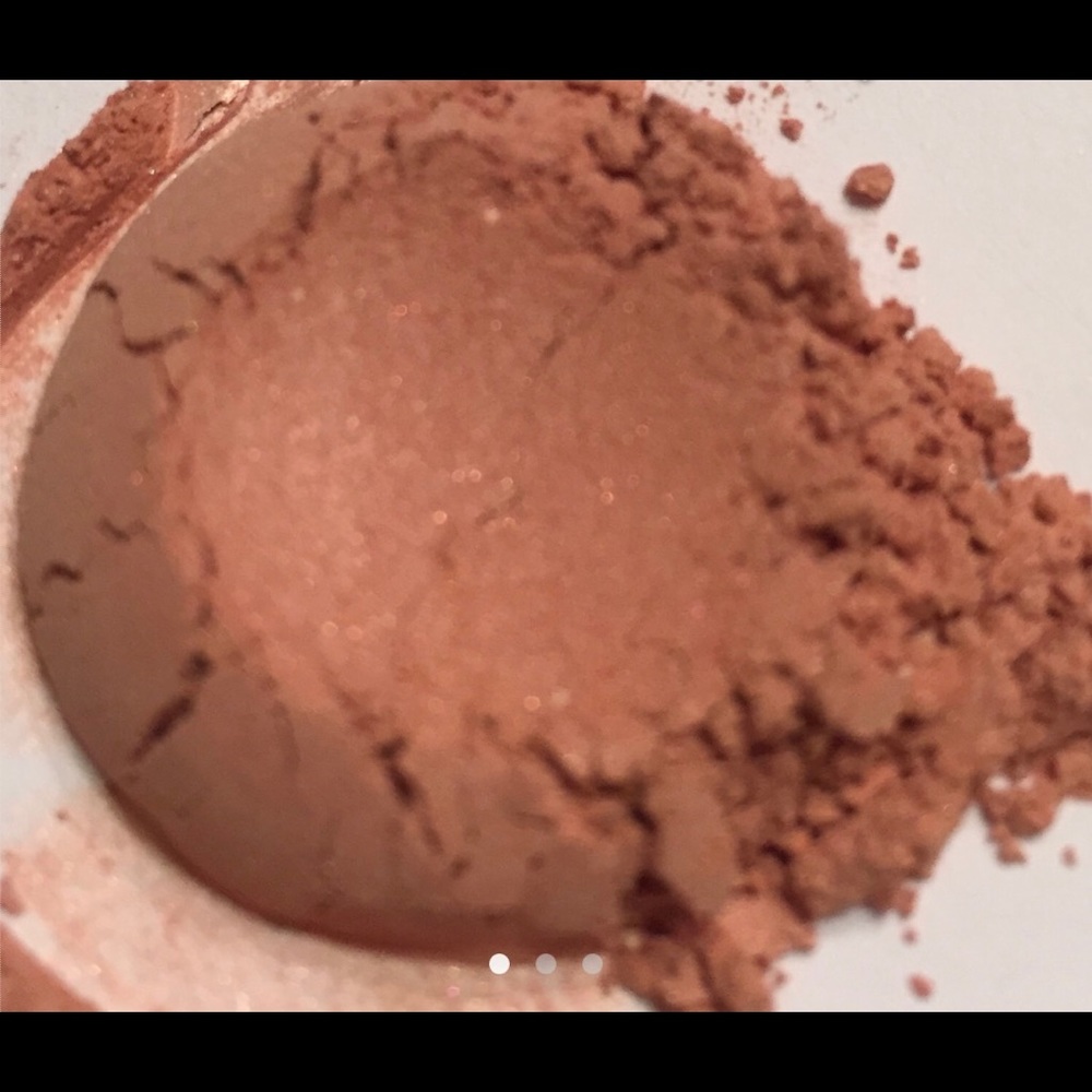 Mineral Eyeshadow in Just Peachy