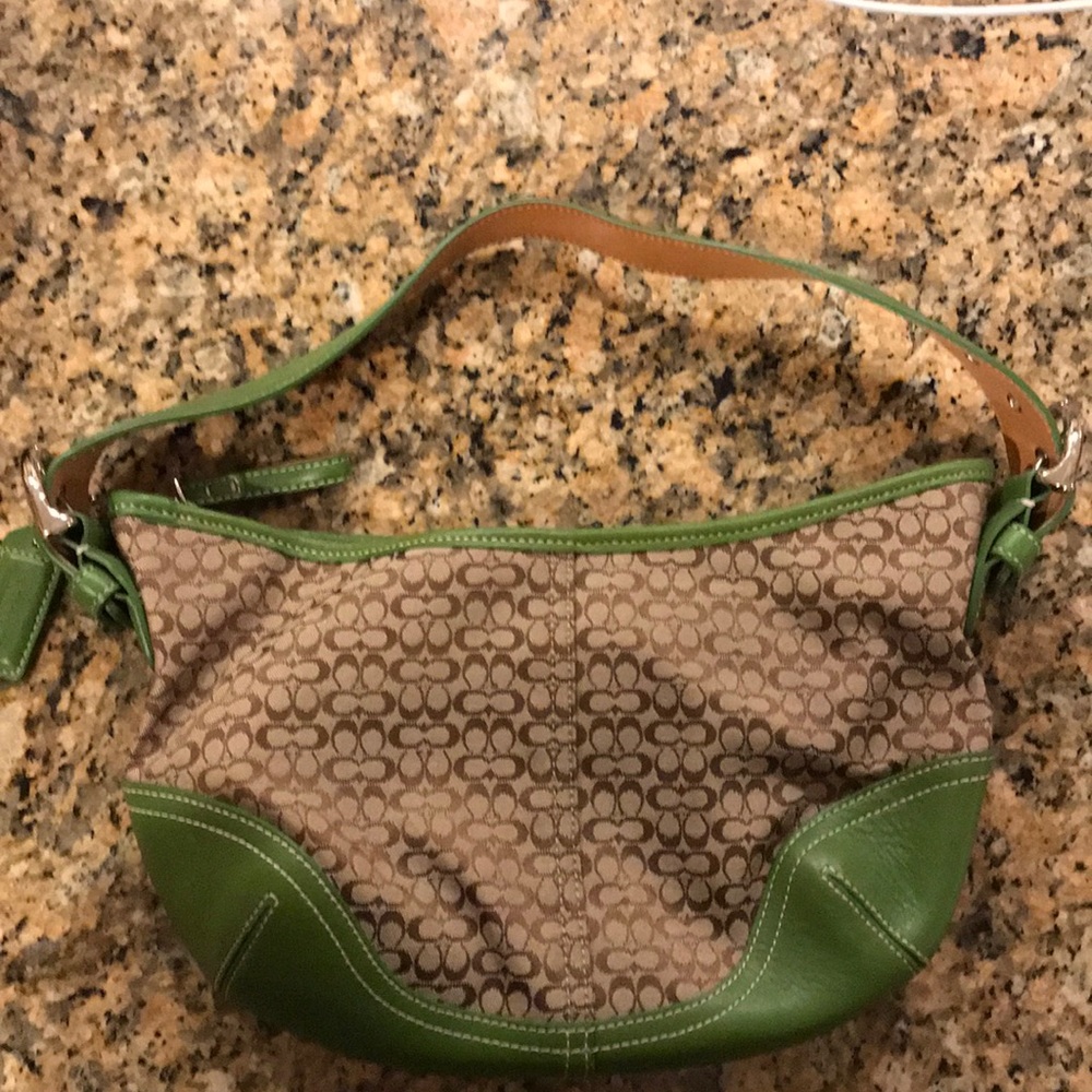 🎁Rare green authentic coach shoulder bag