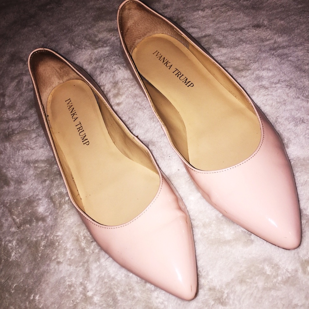 Ivanka Trump Chic 4 Flats in Light Pink Patent