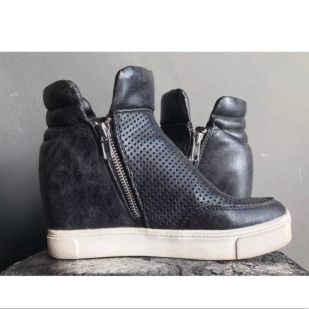 Steve Madden LINQS