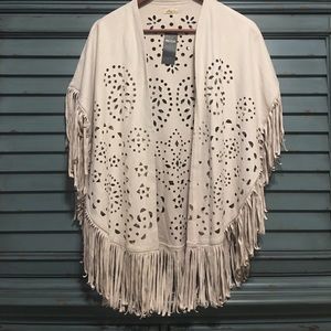 Hollister Shaw, cream color, size S, NWT