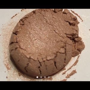 Mineral Blush in Glam Glow