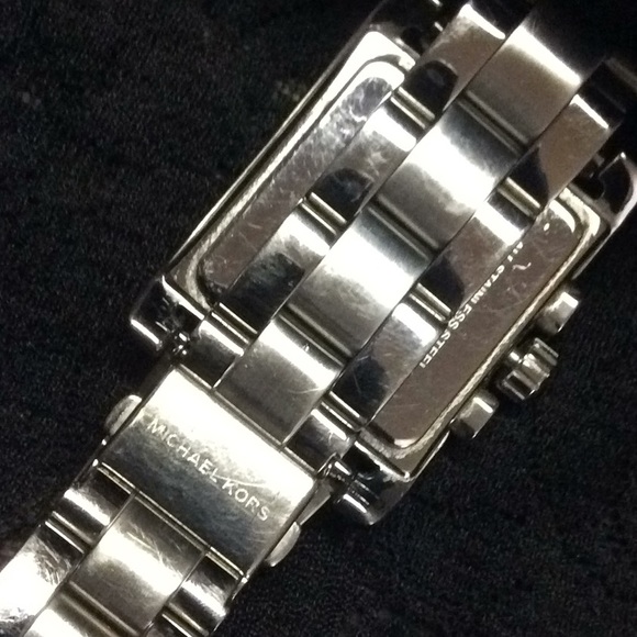 Unisex Michael Kors watch..TEMP PRICE REDUCTION - Picture 3 of 4