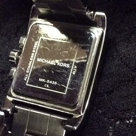Unisex Michael Kors watch..TEMP PRICE REDUCTION - Picture 4 of 4