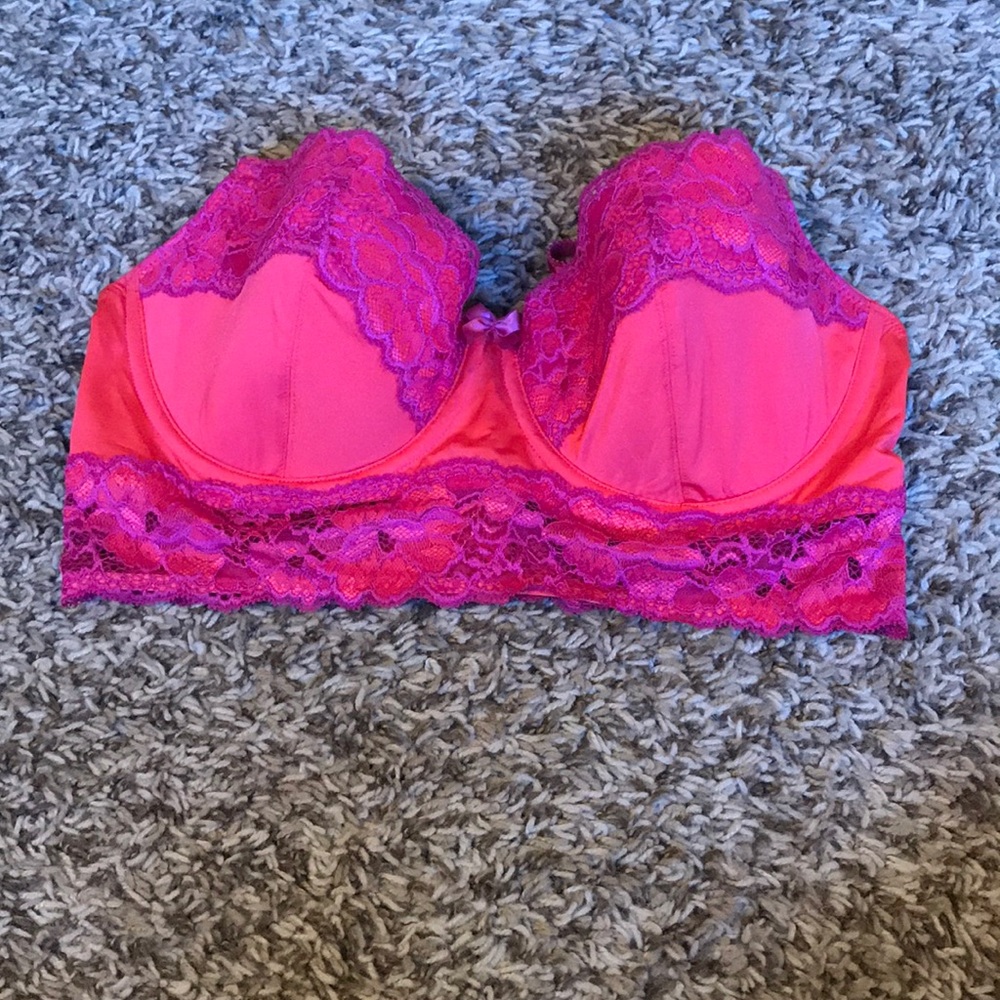 Pink, lace bra! 34 D. Never been worn