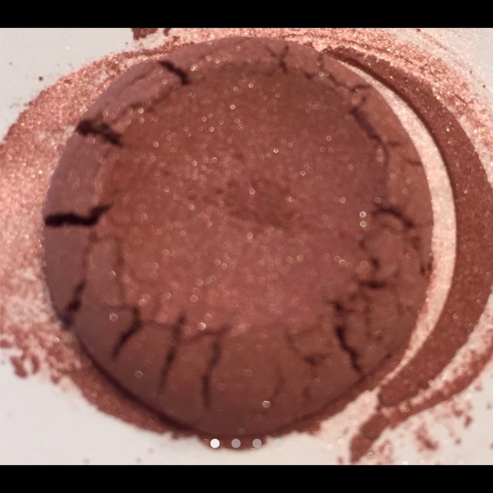 Mineral Eyeshadow in Tibetan Rose