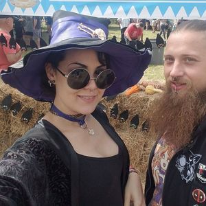 Meet your Posher, Joya