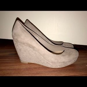 Apt. 9 tan wedges - Size 8