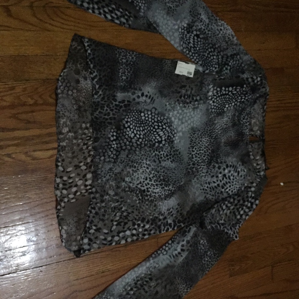 Boutique Medium print w/ hi low hem