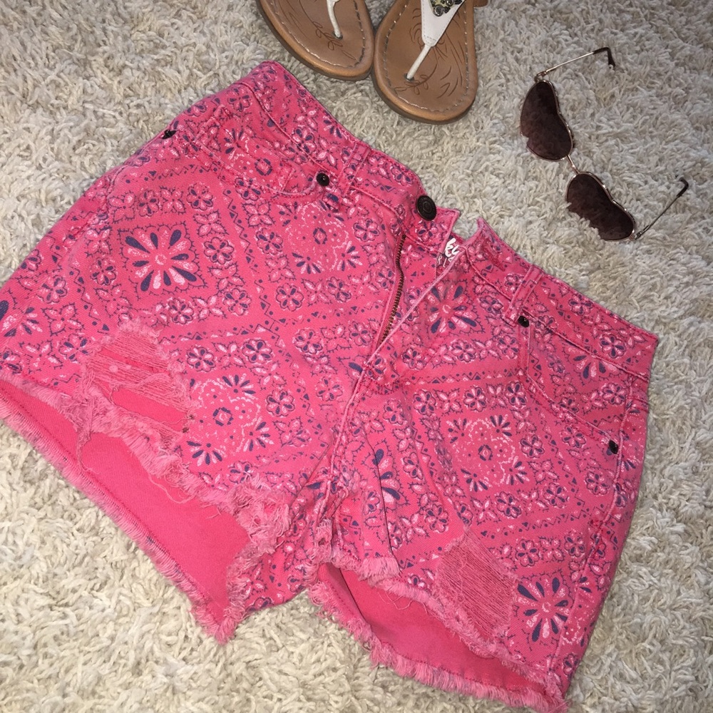 Retro pink shorts