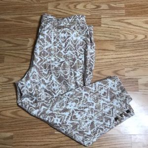 Women’s Capri casual pants