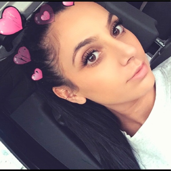 Meet your Posher, Olivia - Picture 1 of 1