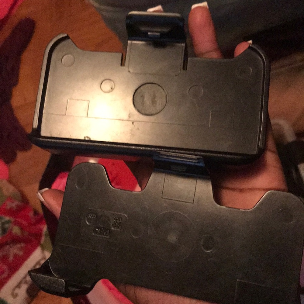 iPhone 5 and iPhone 6 outer box clips