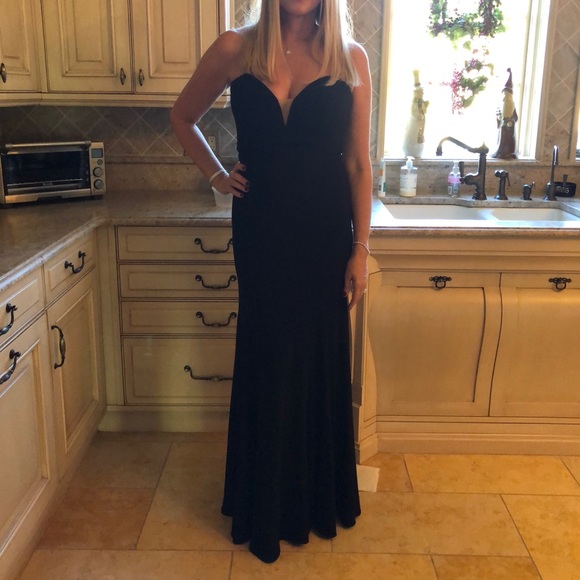 Dress - Picture 4 of 4