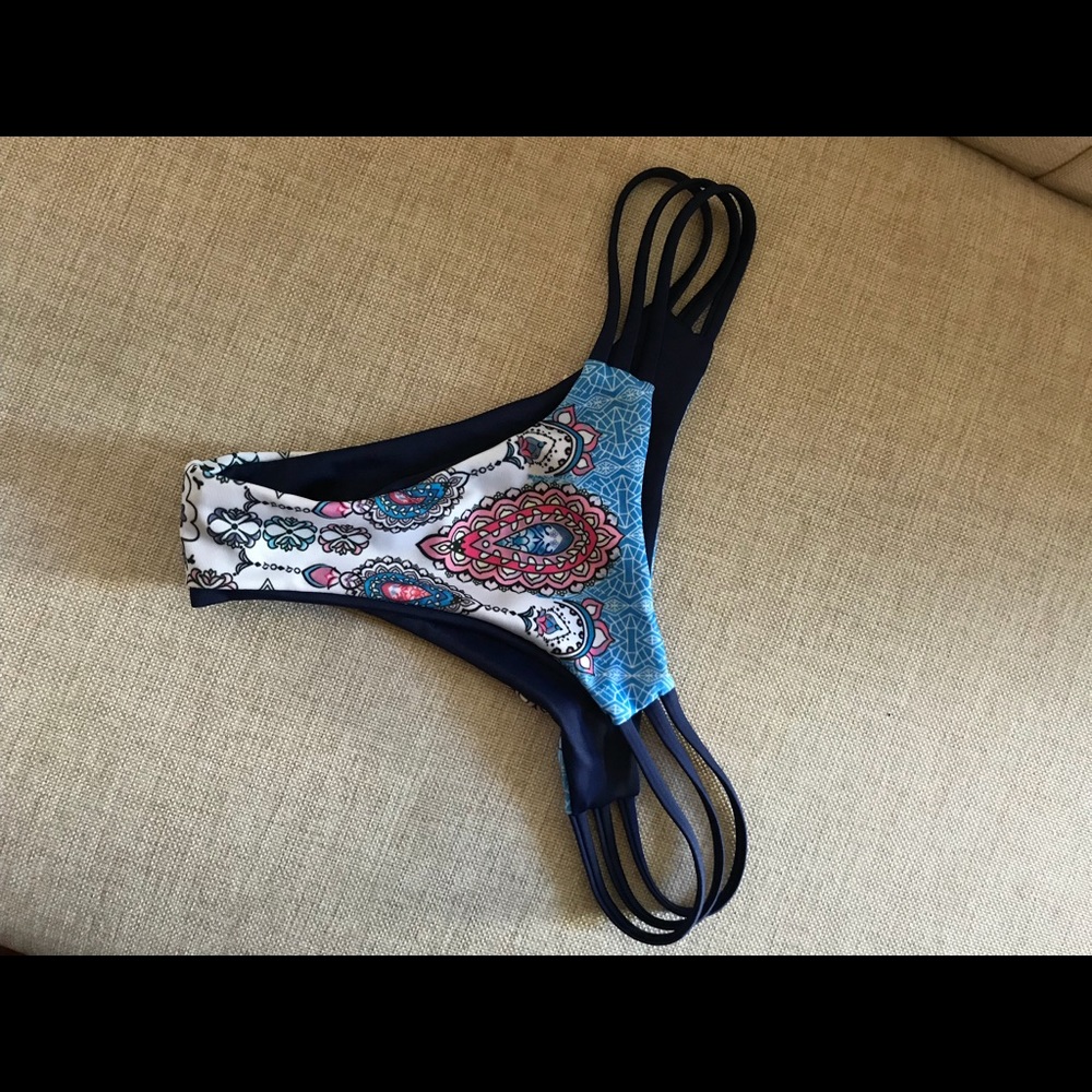 Bikini bottoms, reversible, size small, Brazilian