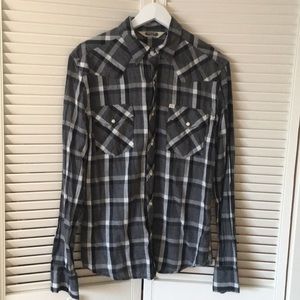 Men’s plaid button up