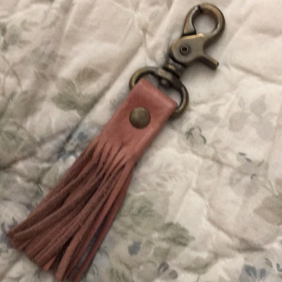 Leather fringe key chain - Picture 1 of 2