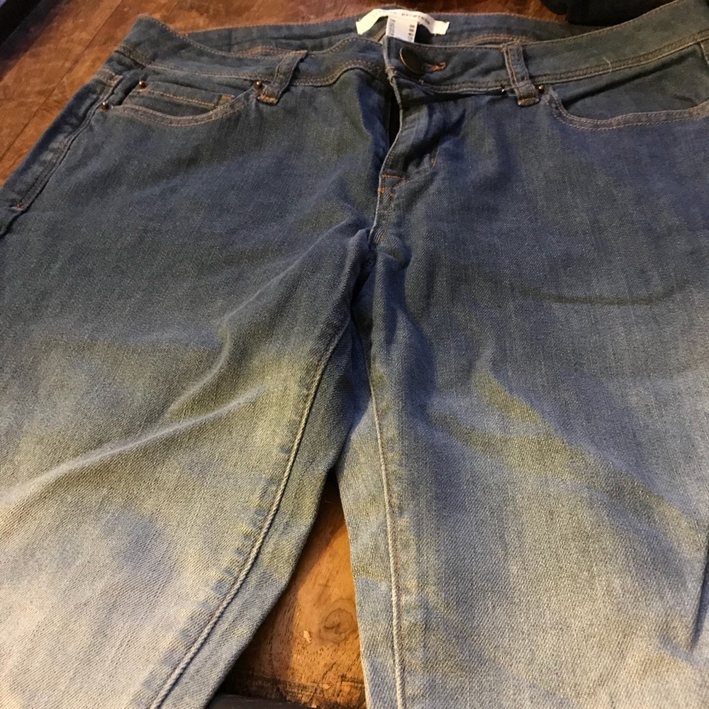 New With Tags size 28 Skinny Jeans