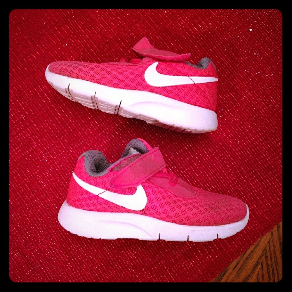 Toddler girl Nike shoes size 6