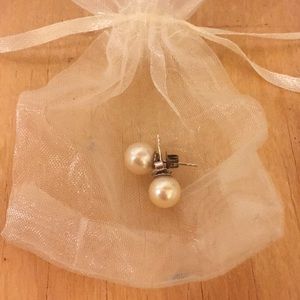 9mm Cream Pearl Earrings