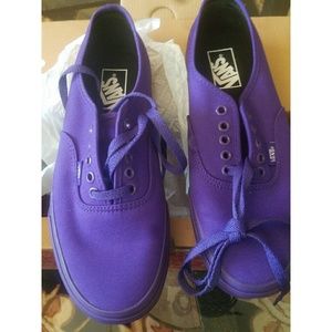 ON HOLD [VANS] Purple Vans: size 9 -NWT/NWB