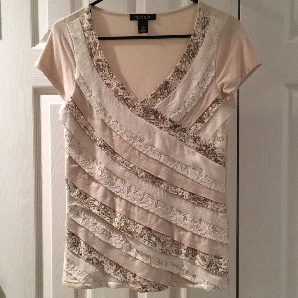 White House black market t-shirt