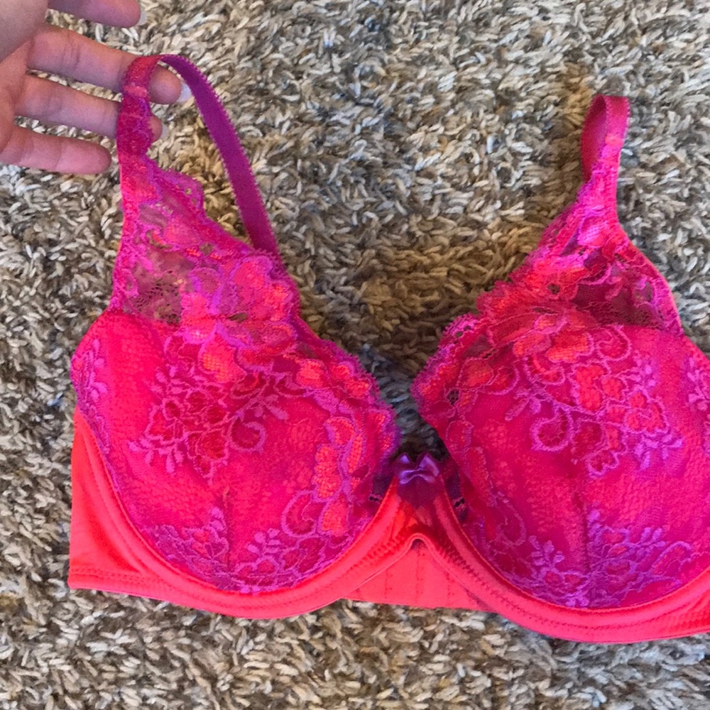 Never been worn bra. Size 34D.
