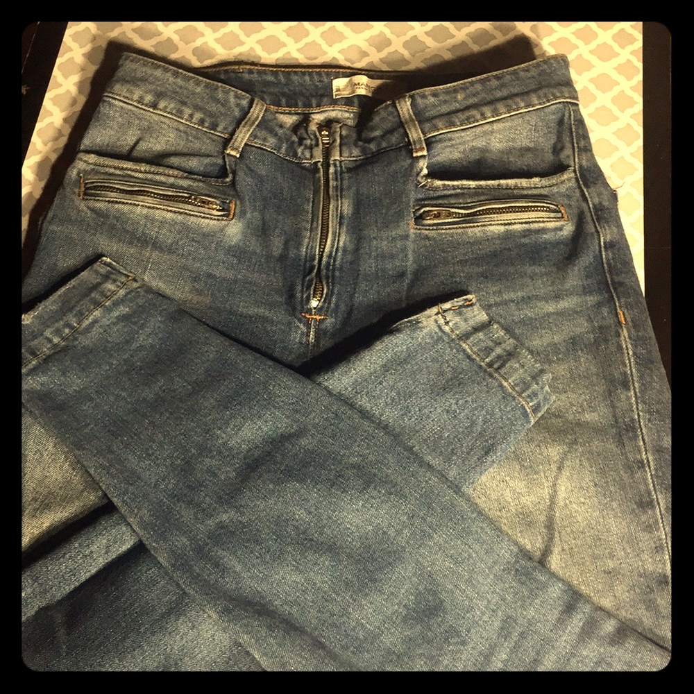 One zip high waisted denim