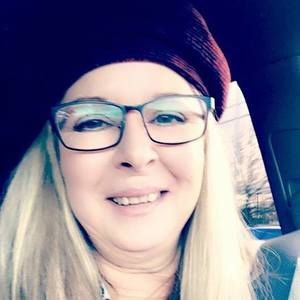 Meet your Posher, Dana