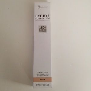 IT COSMETICS BYE BYE FOUNDATION *Medium*
