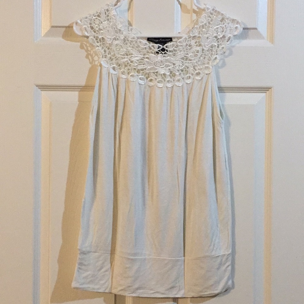 Gorgeous white sleeveless top