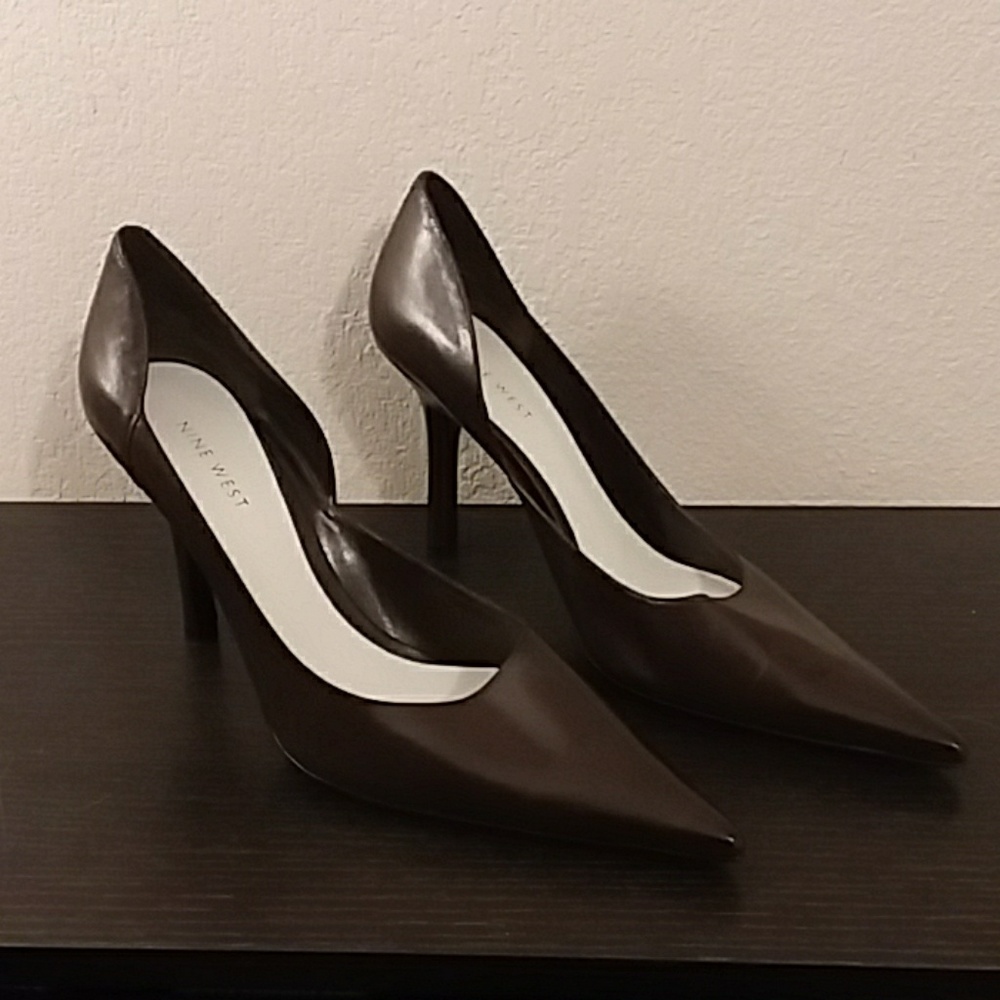 Nine West size 8 1/2 heels!