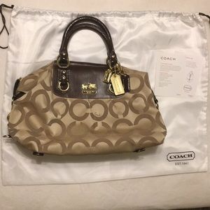 Authentic Coach Convertible Satchel/Hobo Purse!